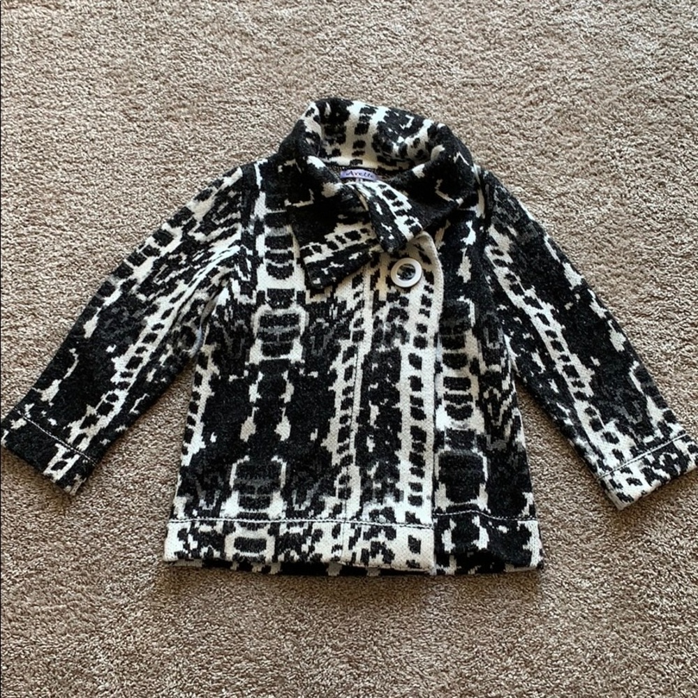 Black/White/Grey Patterned Sweater